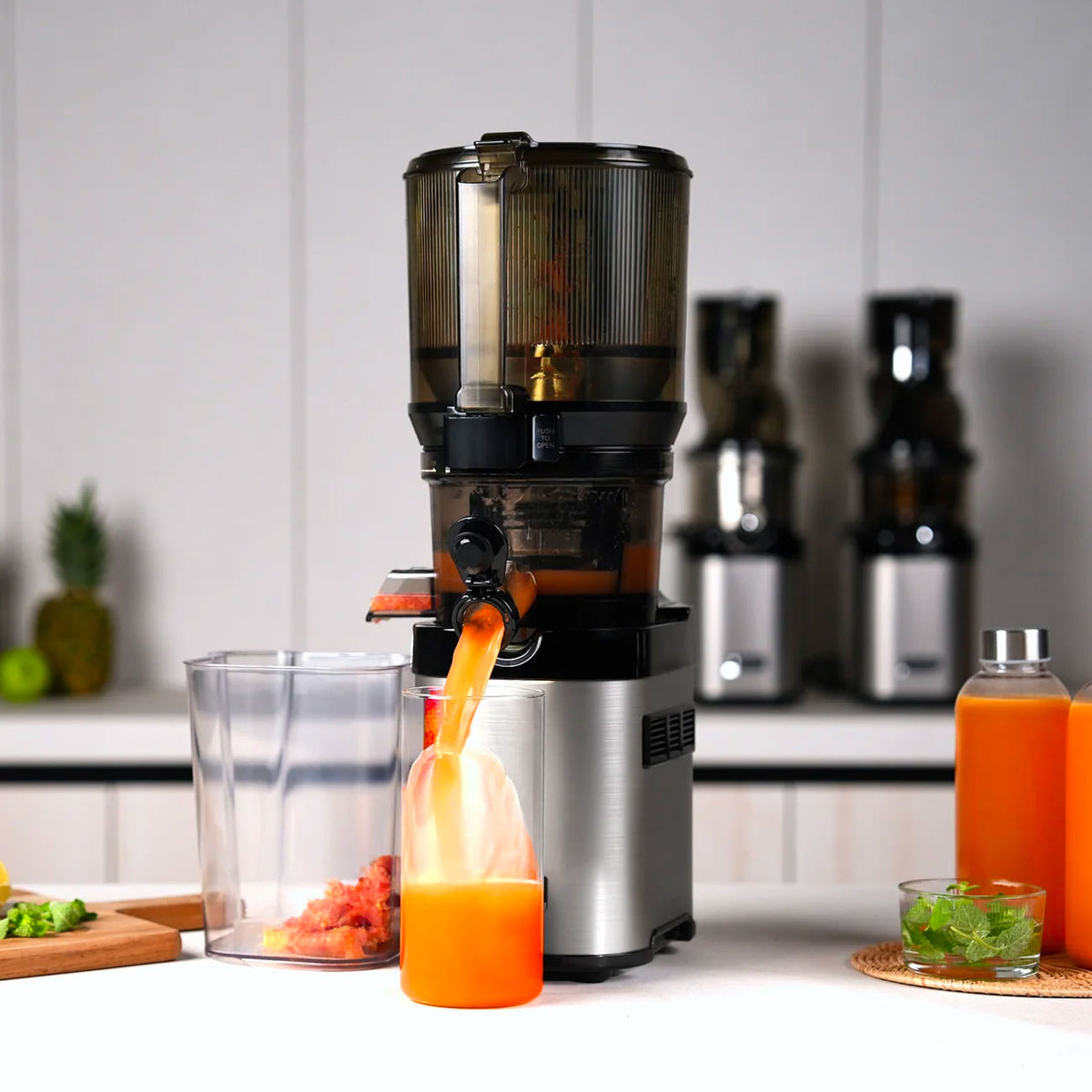 Kuvings CS800 Hands-Free Masticating Juicer